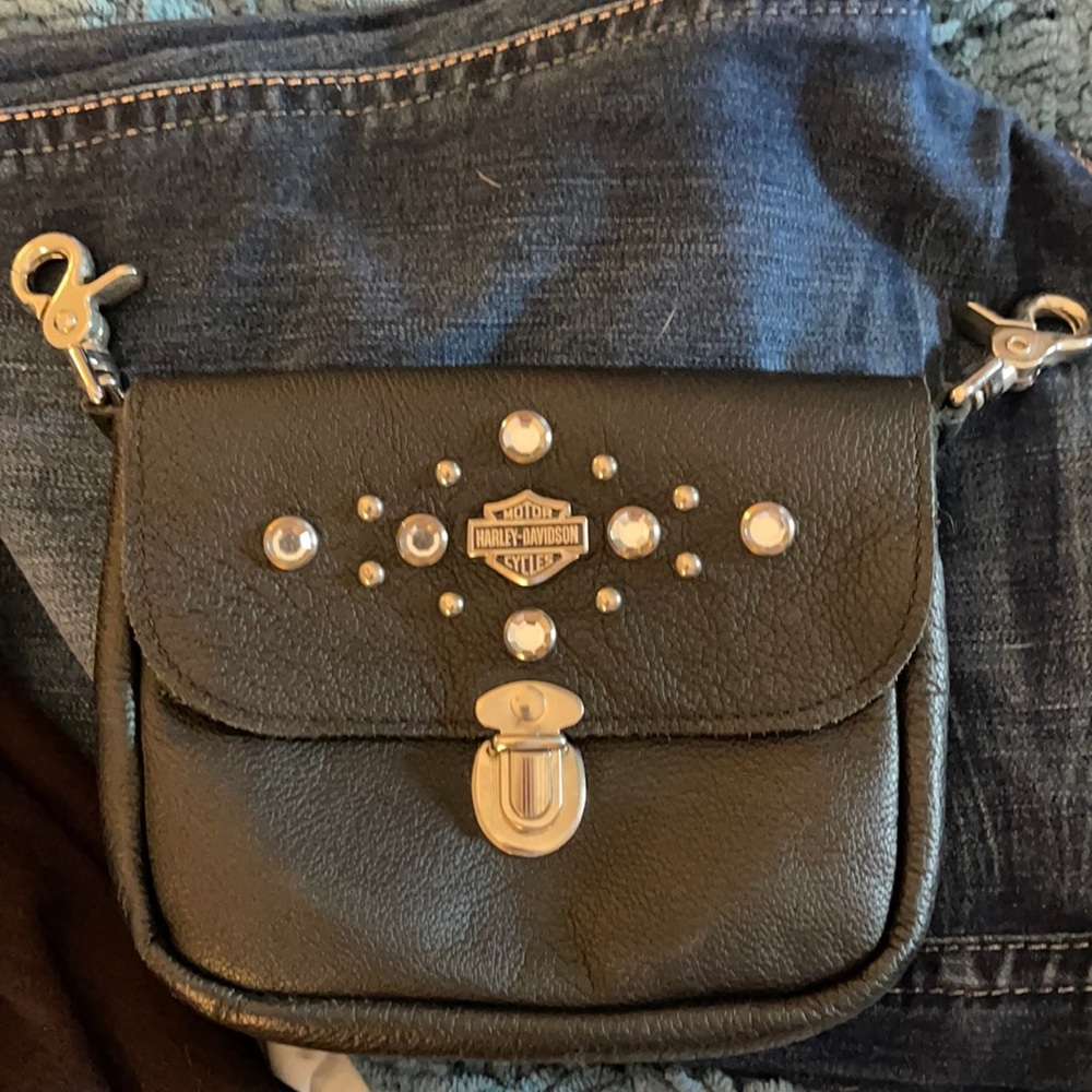 Harley Davidson purse - attaches to belt loops.